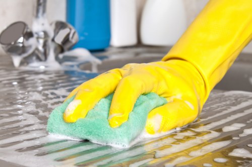 Kitchen deep cleaning for move-out in Croydon