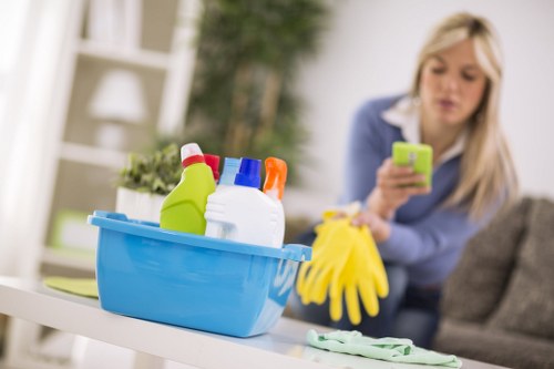 Kitchen and bathroom move in cleaning details for a Croydon property